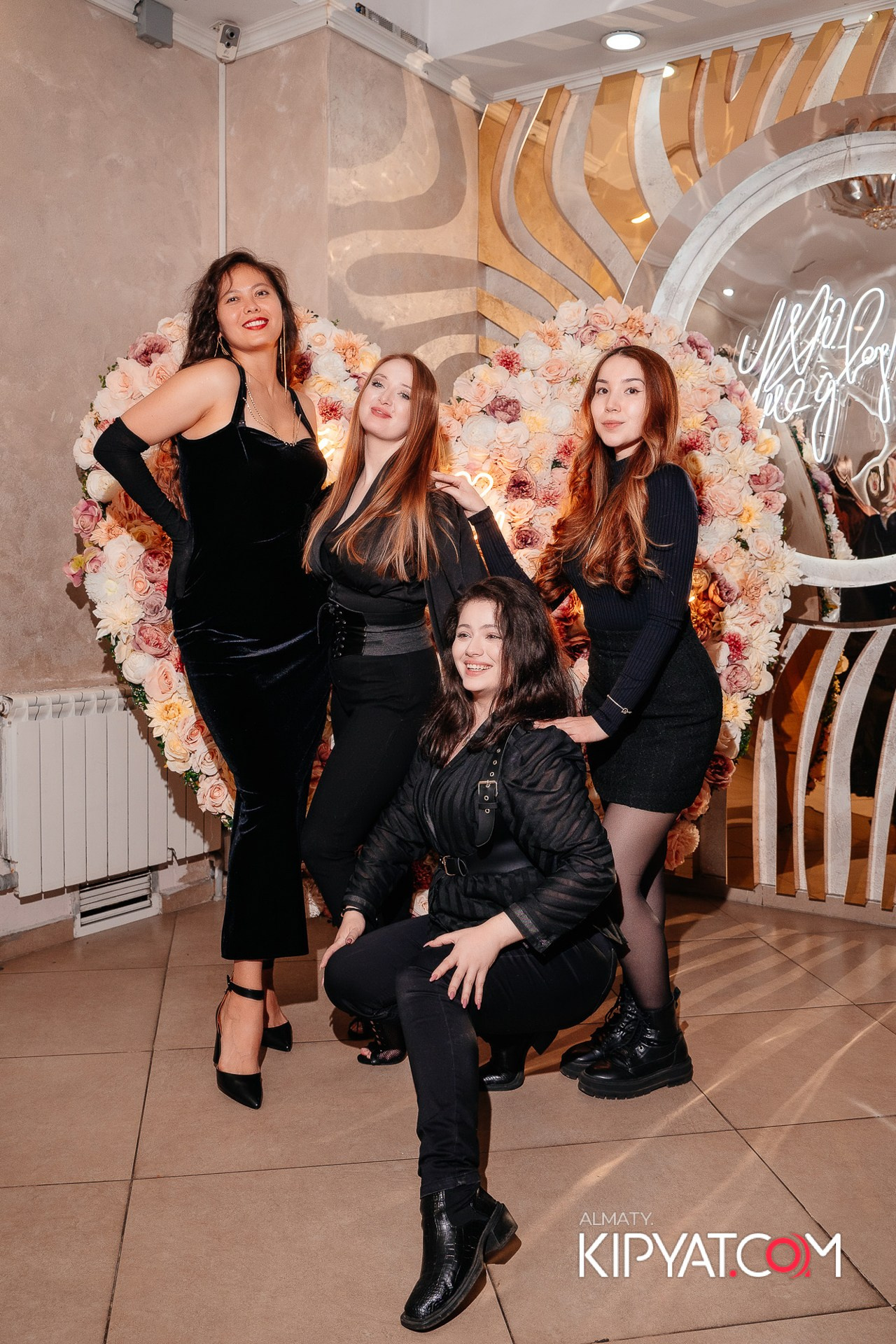 Ухо и Медведь на Курмангазы. КИПЯТКОМ АЛМАТЫ!