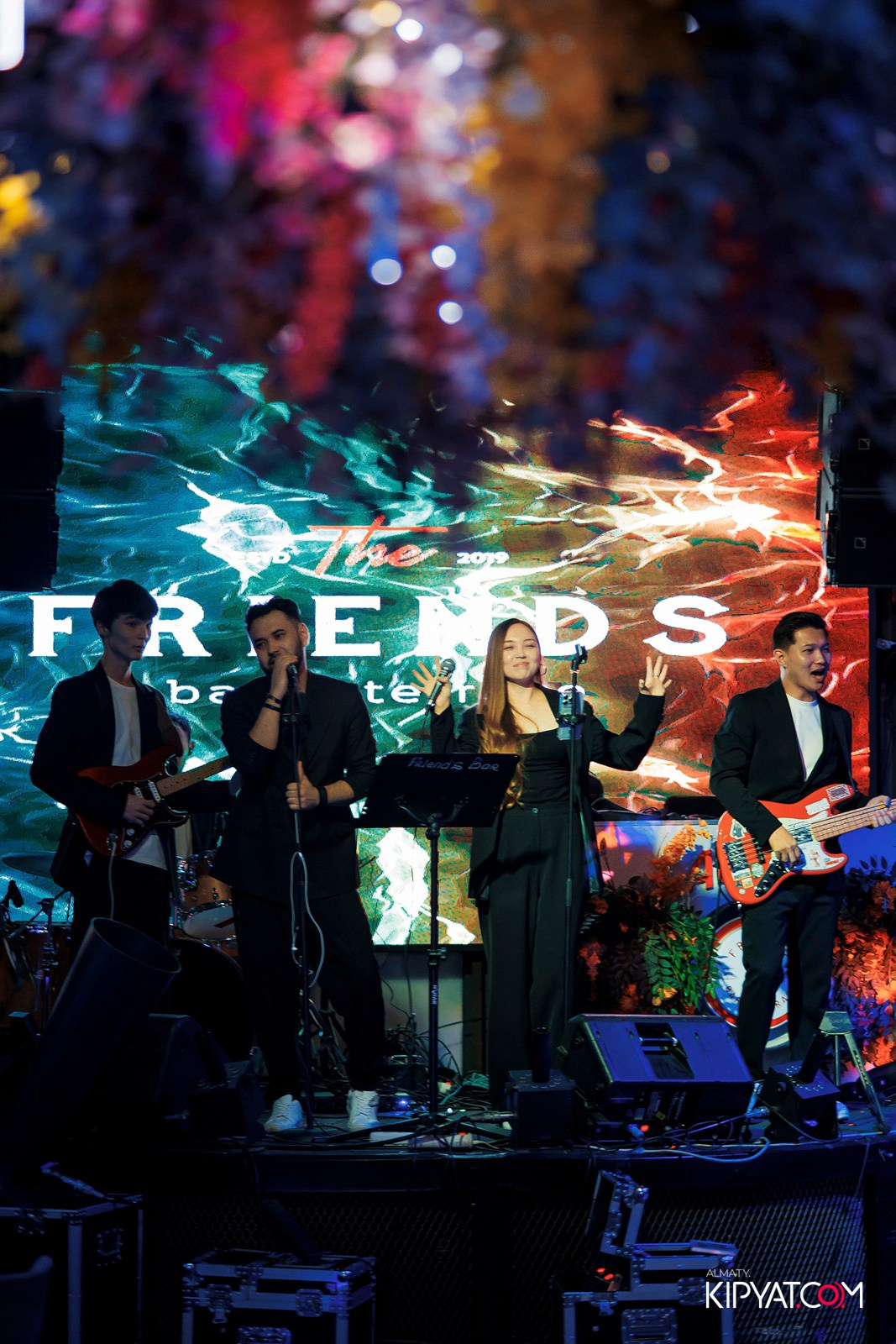 FRIENDS BAR & TERRACE. КИПЯТКОМ АЛМАТЫ!