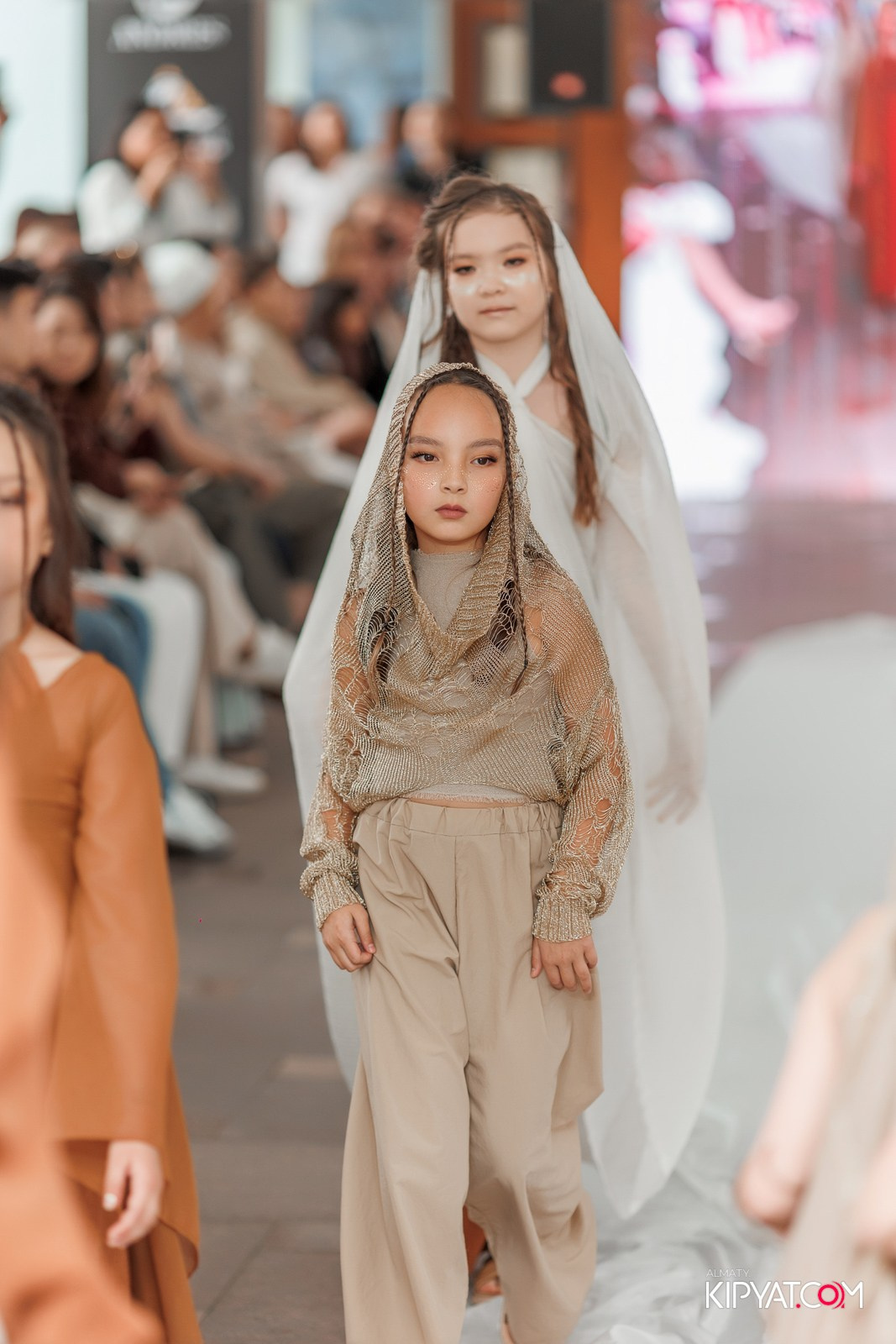 JUNIOR FASHION SHOW. КИПЯТКОМ АЛМАТЫ!