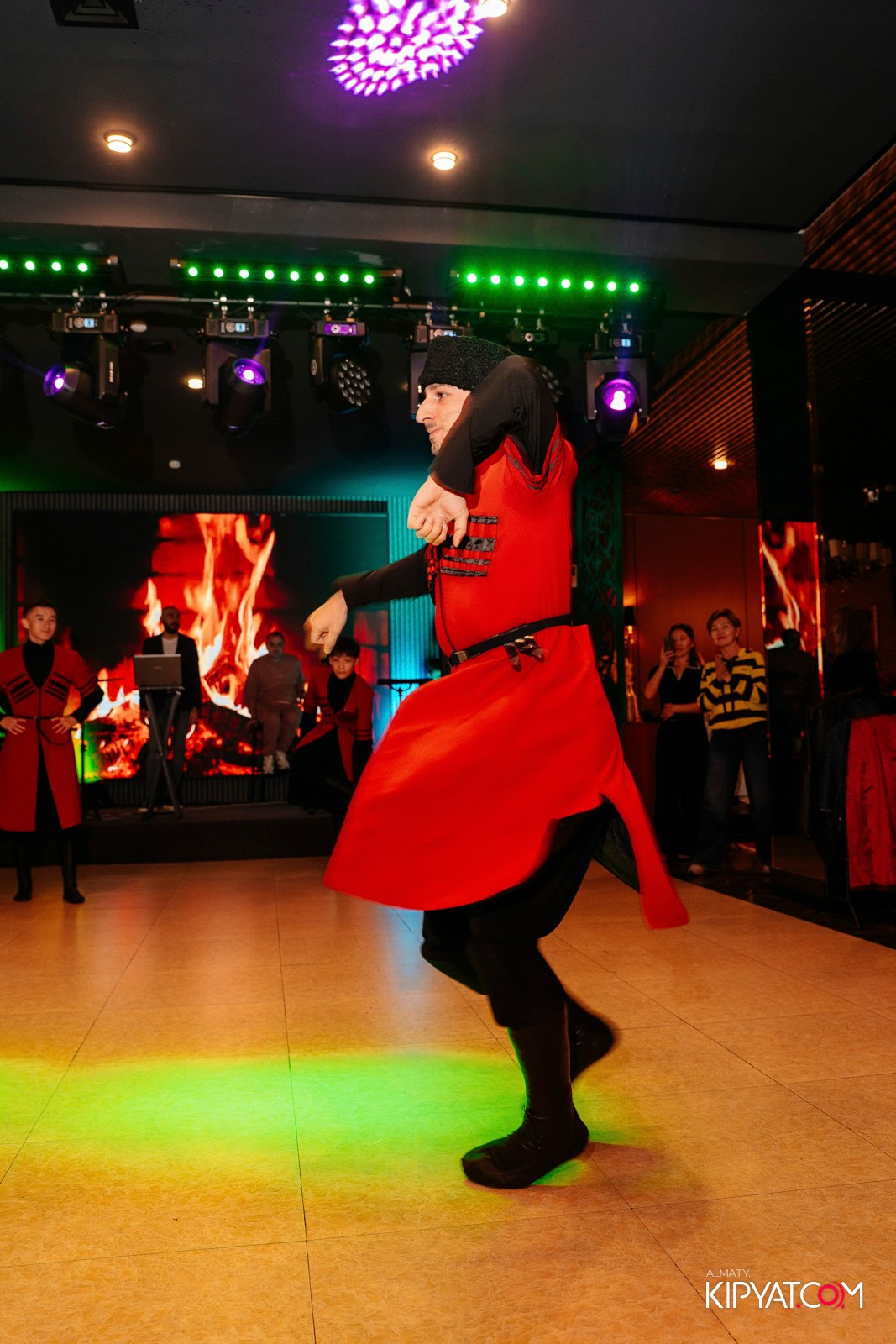 РЕСТОРАН ВЕСЕЛИДЗЕ НА АБАЯ. КИПЯТКОМ АЛМАТЫ!