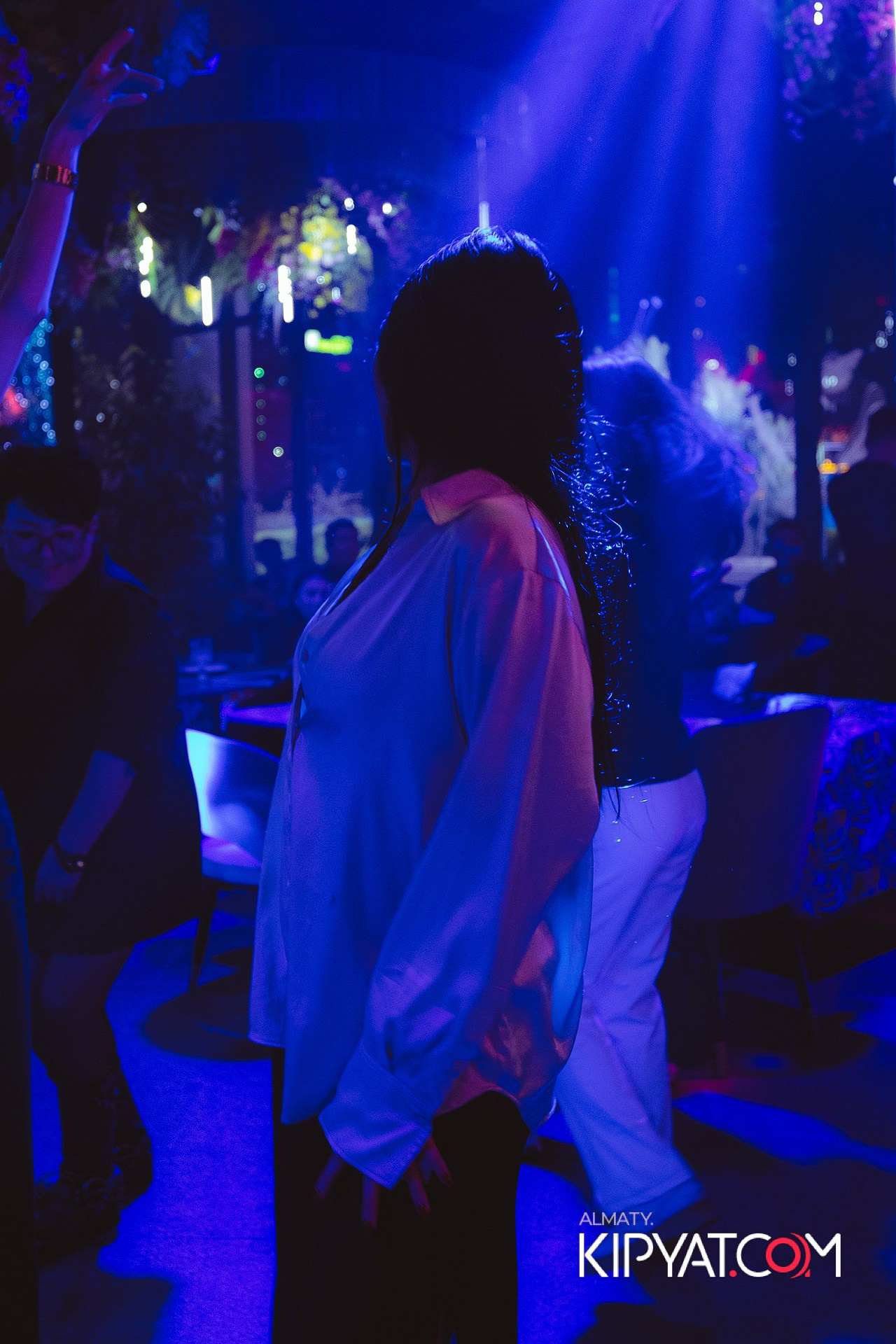 FRIENDS BAR & TERRACE. КИПЯТКОМ АЛМАТЫ!