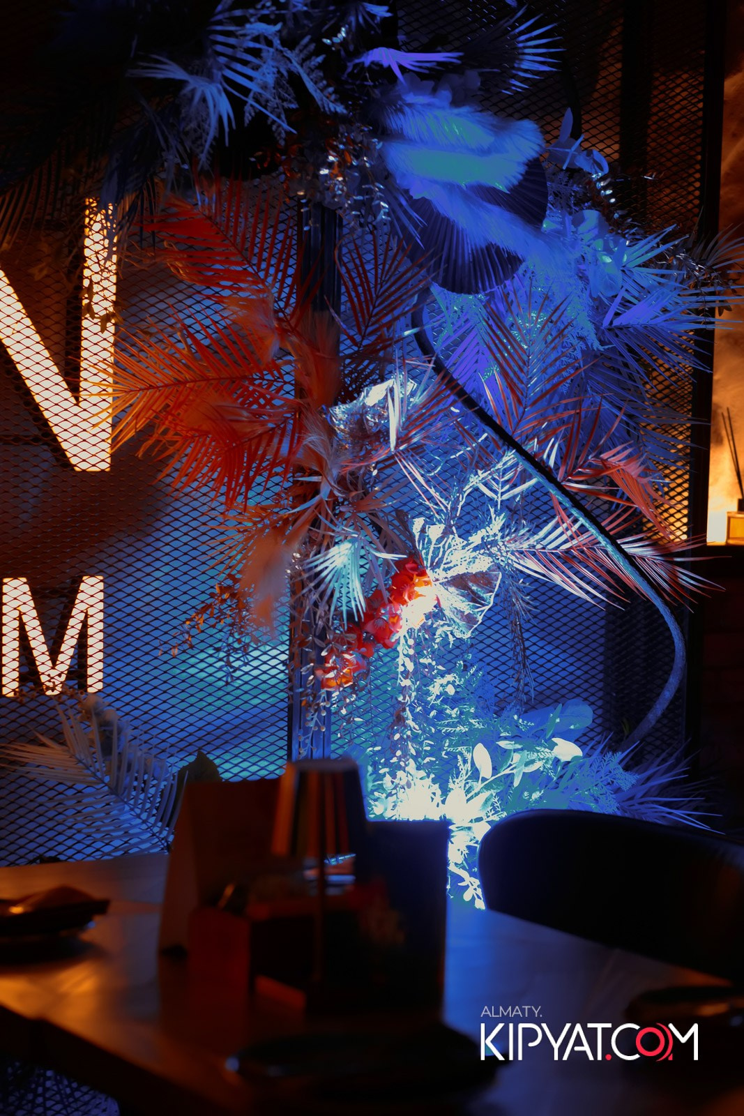 SPACE LOUNGE BAR. КИПЯТКОМ АЛМАТЫ!