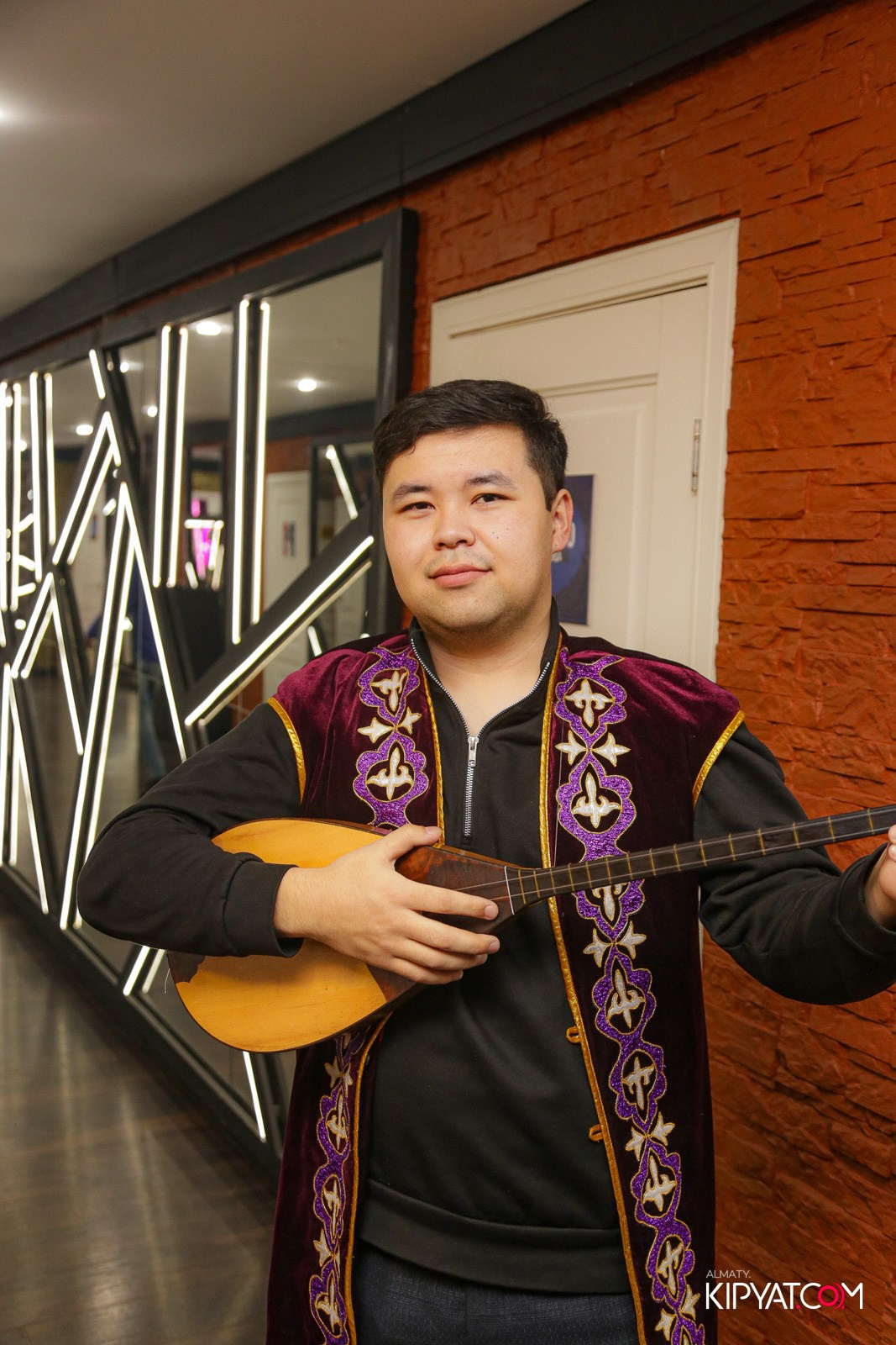 УХО И МЕДВЕДЬ НА САИНА. КИПЯТКОМ АЛМАТЫ!