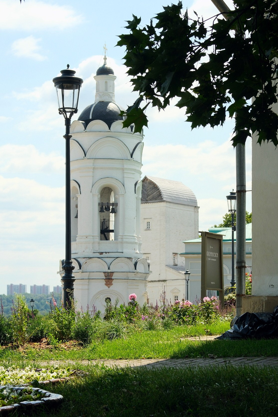 Улица, люди, жизнь…