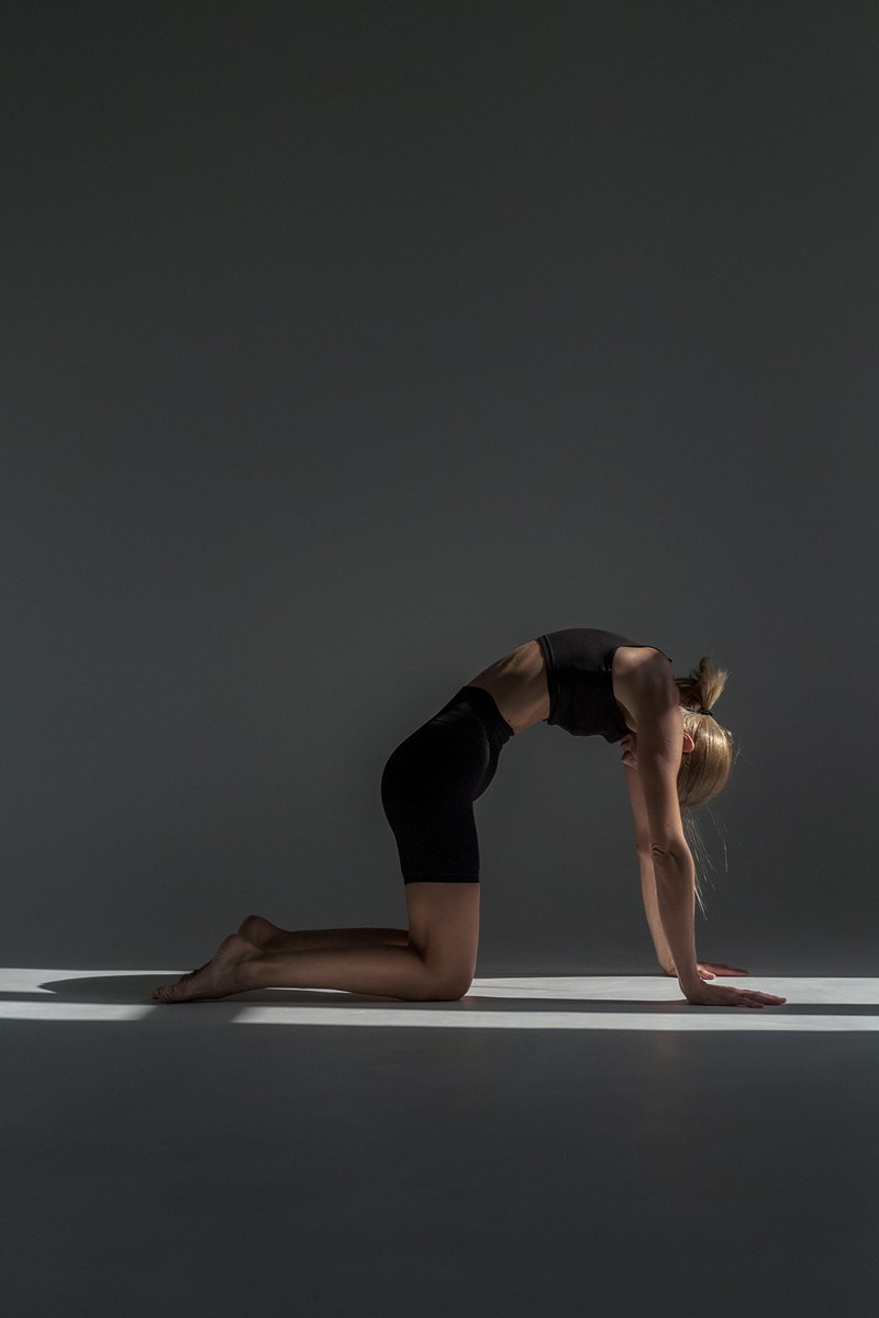 Преподаватель йоги. Эротико-драматический фотограф Маруся Скоробогатова