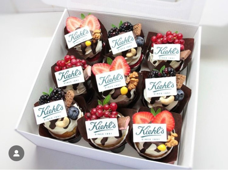 Капкейки стандартные с логотипом. Katyasugarsugar капкейки, зефир, торты Москва