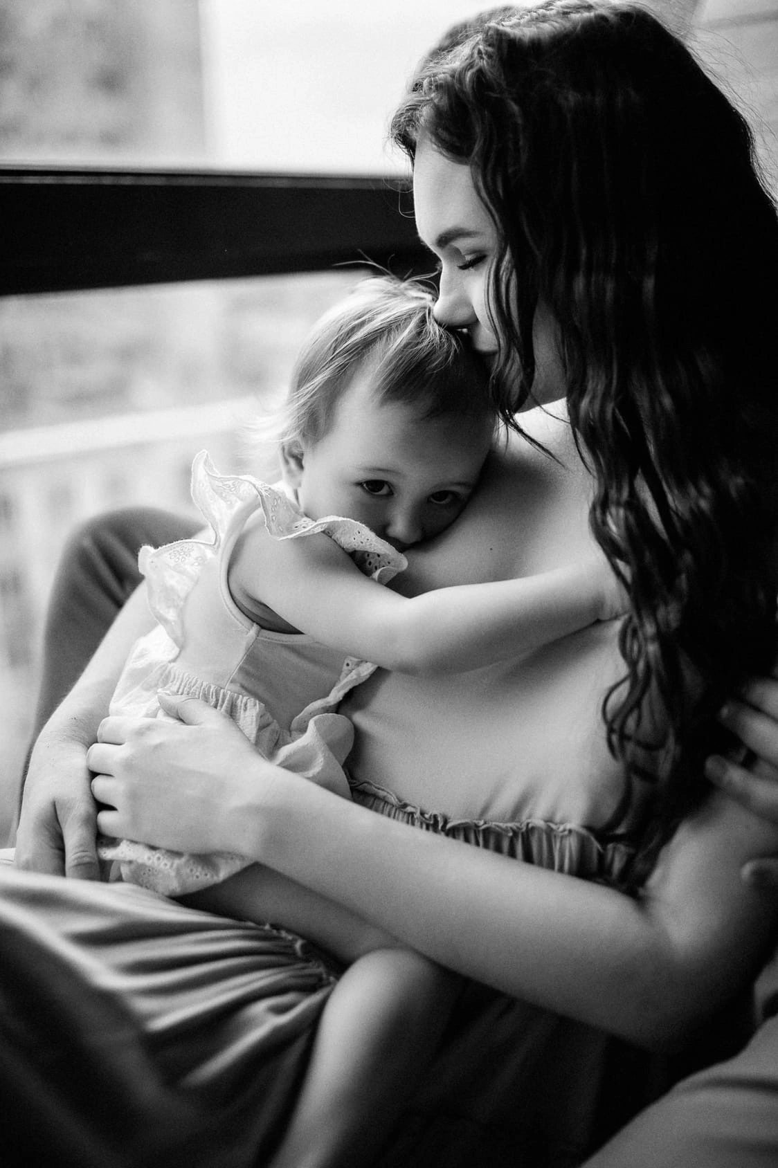 Фотосессия новорожденного, мама и малыш, грудное вскармливание