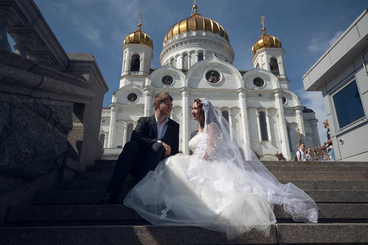 Венчание в главном Храме. Свадебный и репортажный фотограф в Москве и Московской области