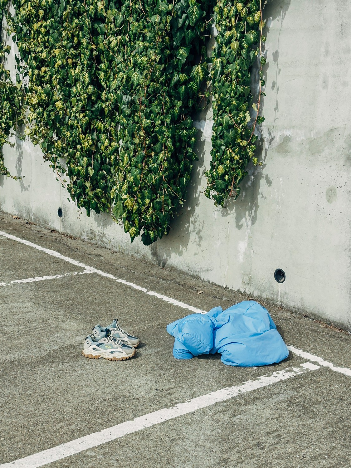 Современная концептуальная фотография о теле, уязвимости и идентичности. Визуальная практика на стиле честности, пост-иронии и искусства.Рекламная фотография, Концептуальная фотография, Современный художник, Психология, Коммерческий фотограф, Репортажный фотограф, Стрит фотография, Арт, Сюрреализм, Мобильная фотография, Снято на айфон, Дима Бурза