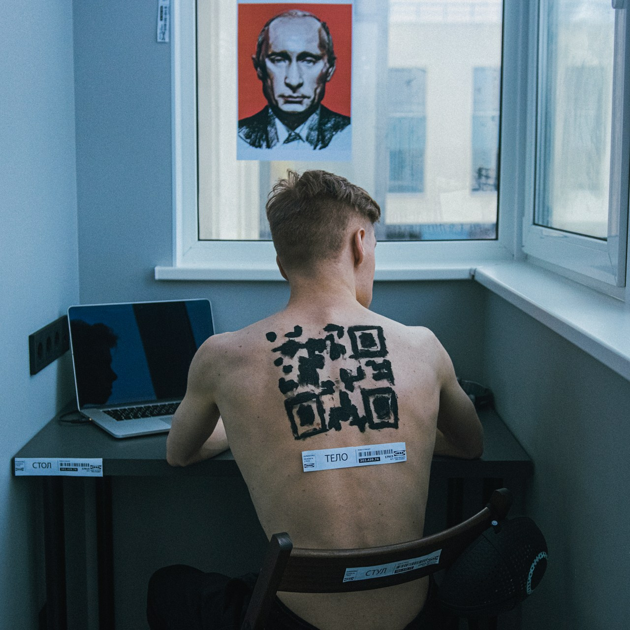 Современная концептуальная фотография о теле, уязвимости и идентичности. Визуальная практика на стиле честности, пост-иронии и искусства.Рекламная фотография, Концептуальная фотография, Современный художник, Психология, Коммерческий фотограф, Репортажный фотограф, Стрит фотография, Арт, Сюрреализм, Мобильная фотография, Снято на айфон, Дима Бурза