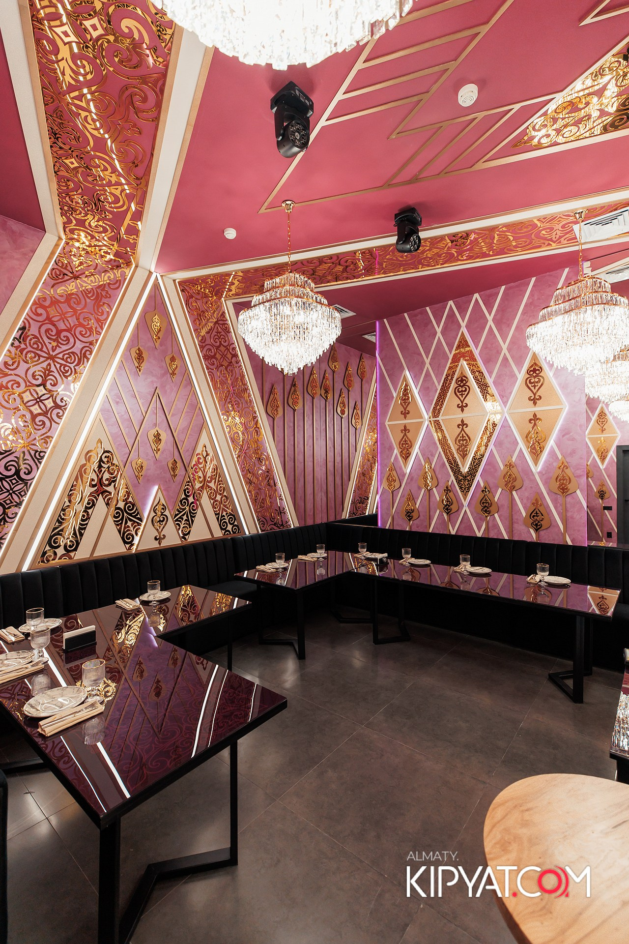 MOOD KARAOKE & TERRACE. КИПЯТКОМ АЛМАТЫ!