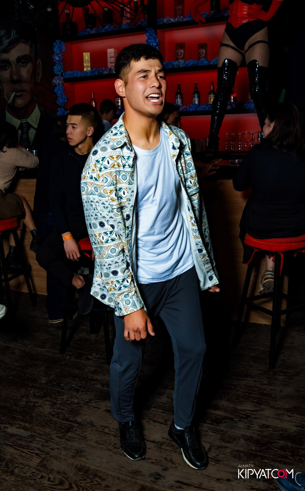 UYAT EMES BAR. КИПЯТКОМ АЛМАТЫ!