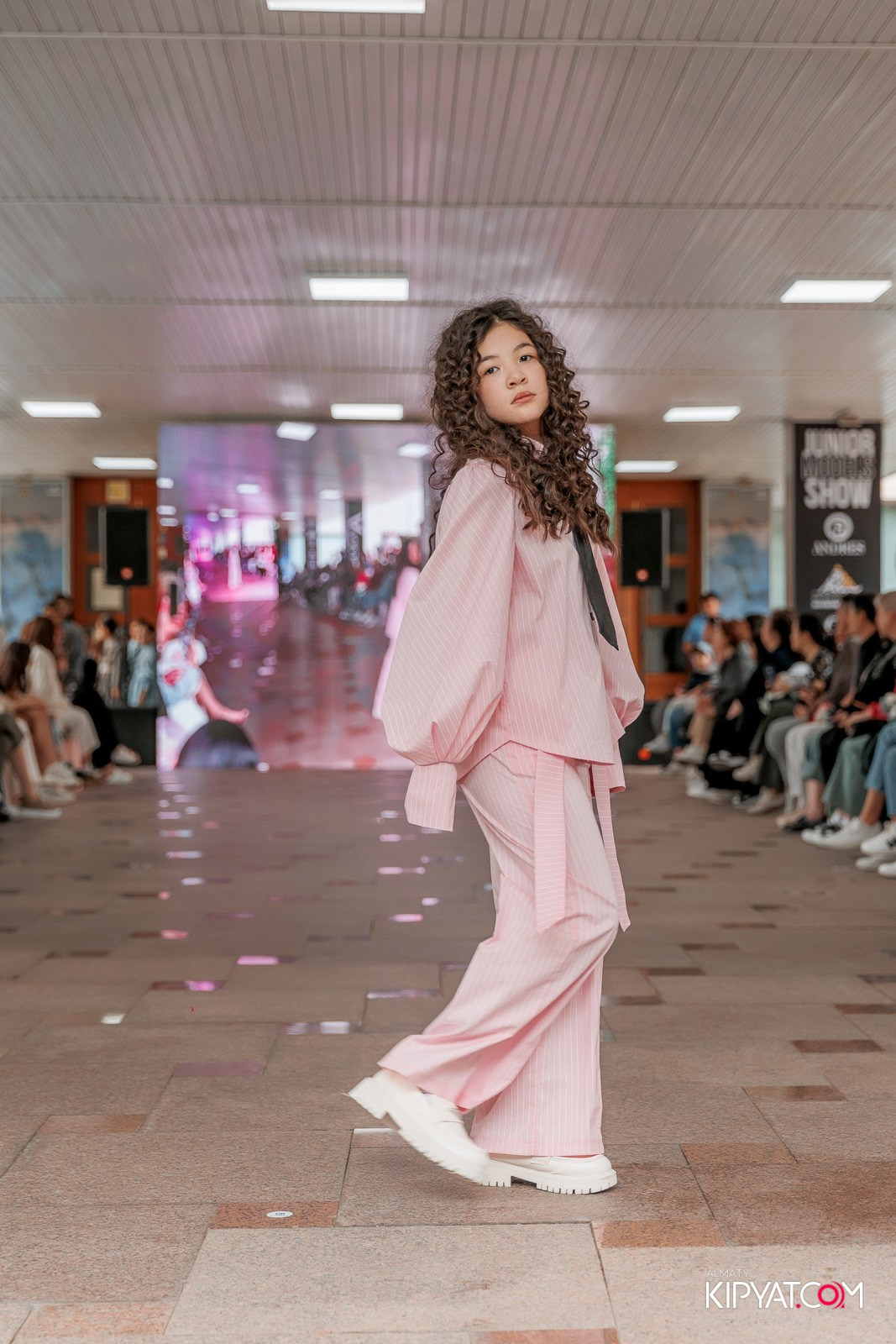 JUNIOR FASHION SHOW. КИПЯТКОМ АЛМАТЫ!