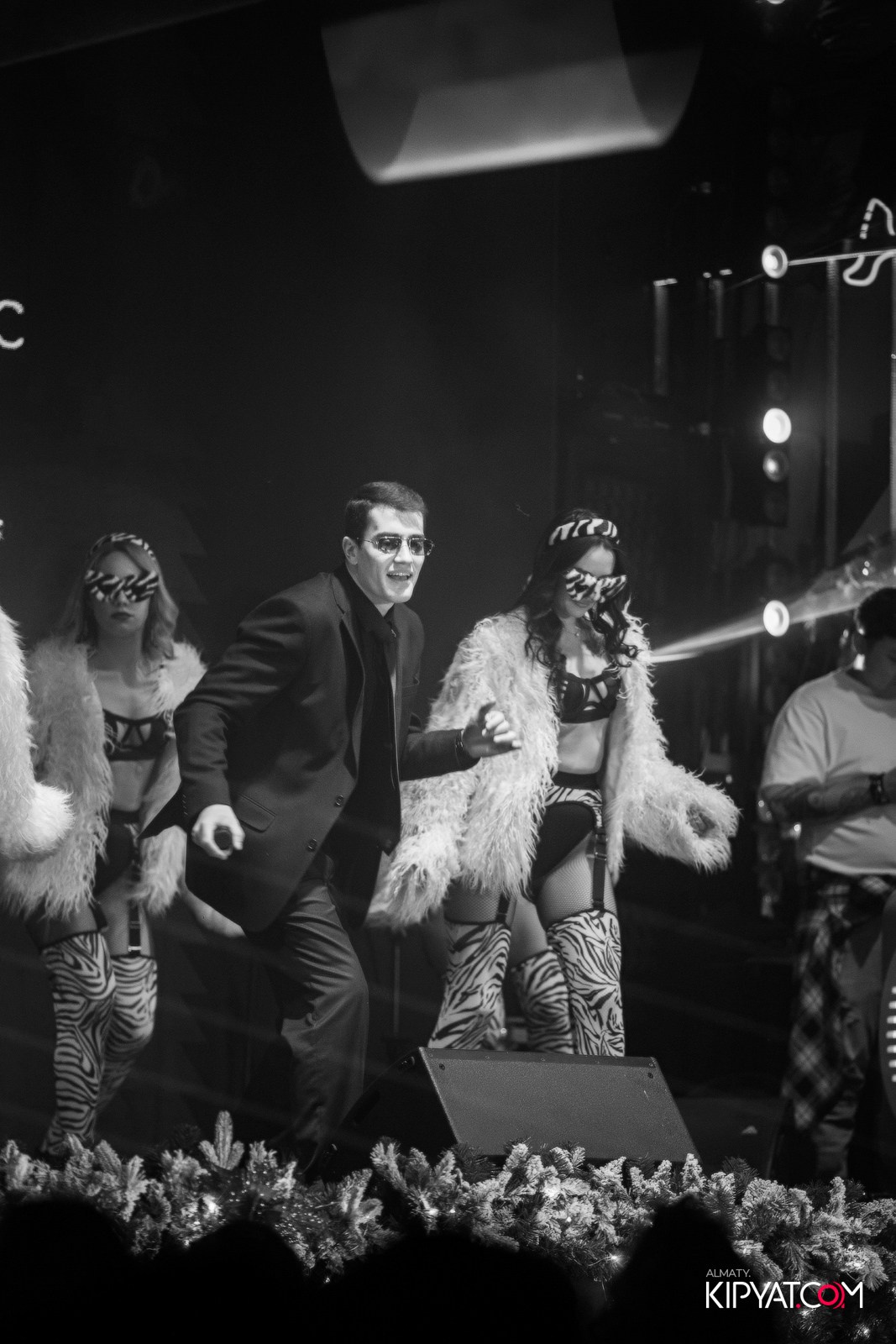 BEAUTY ЁЛКА SANTA BARBARA SPECIAL GUEST ГРУППА MILLENIUM 5 ТРИБЬЮТ ШОУ. КИПЯТКОМ АЛМАТЫ! Фотосъемка мероприятий в Алматы