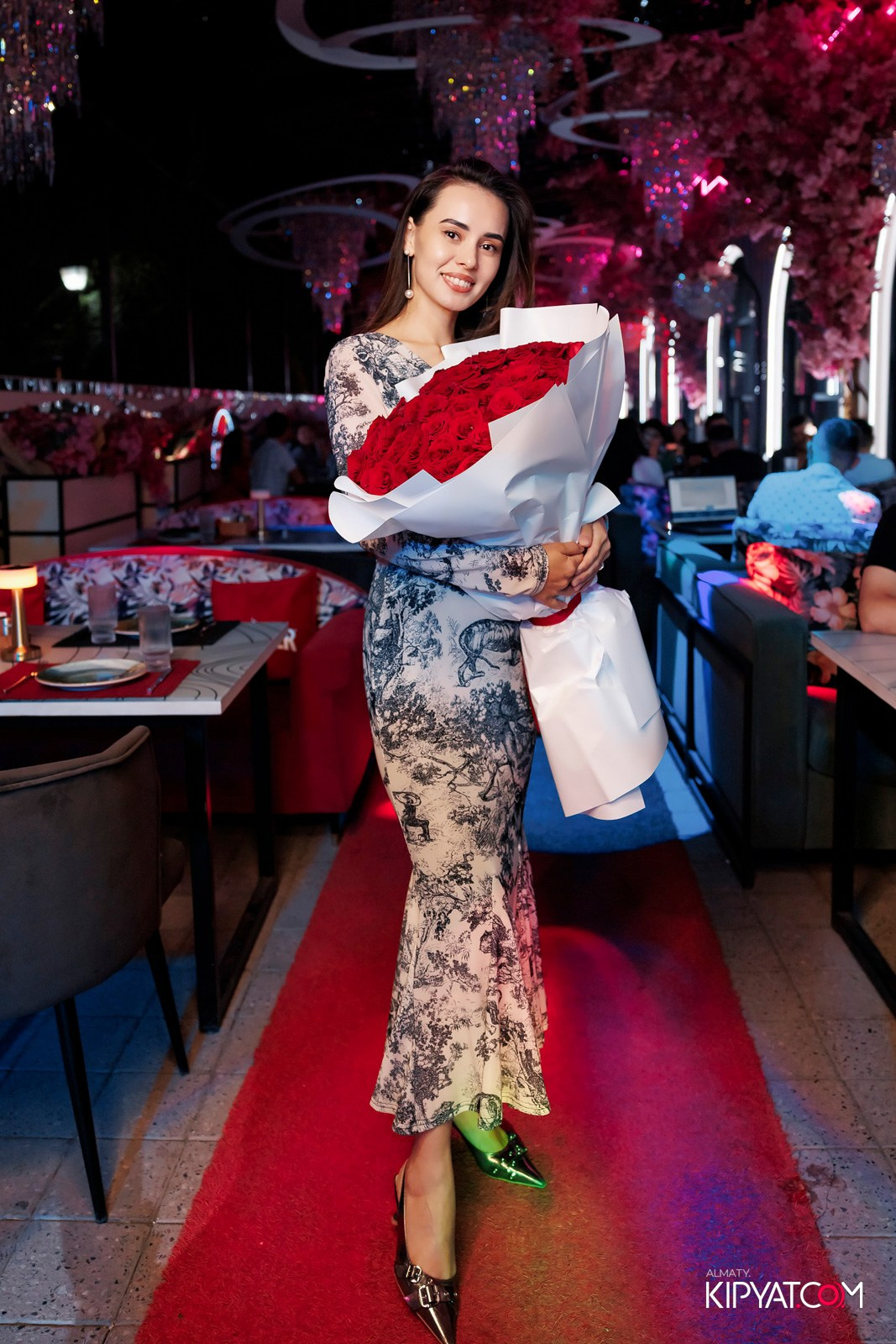 ЗАЯ, НА БИС. КИПЯТКОМ АЛМАТЫ!