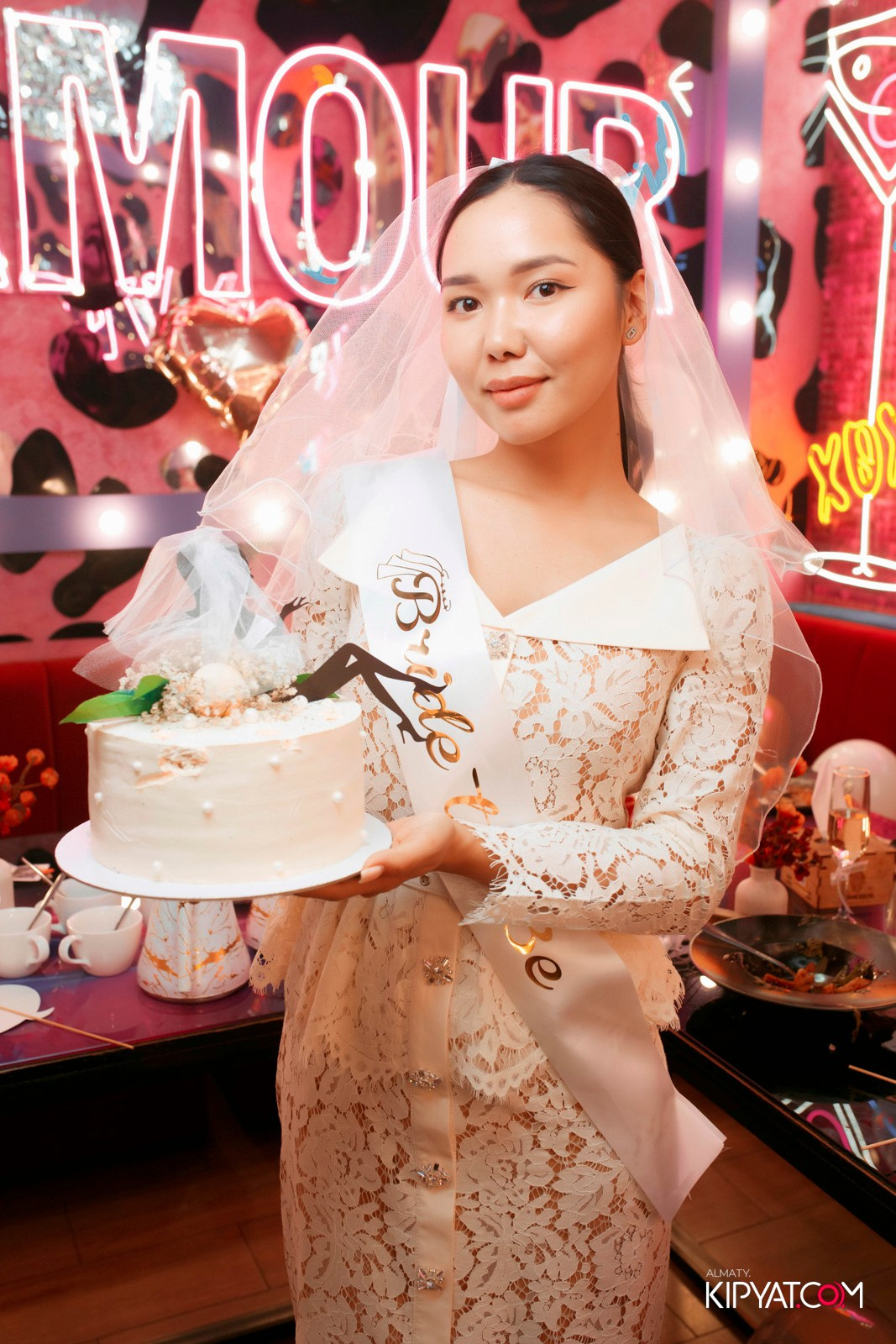 УХО И МЕДВЕДЬ НА КУРМАНГАЗЫ. КИПЯТКОМ АЛМАТЫ! Фотосъемка мероприятий в Алматы