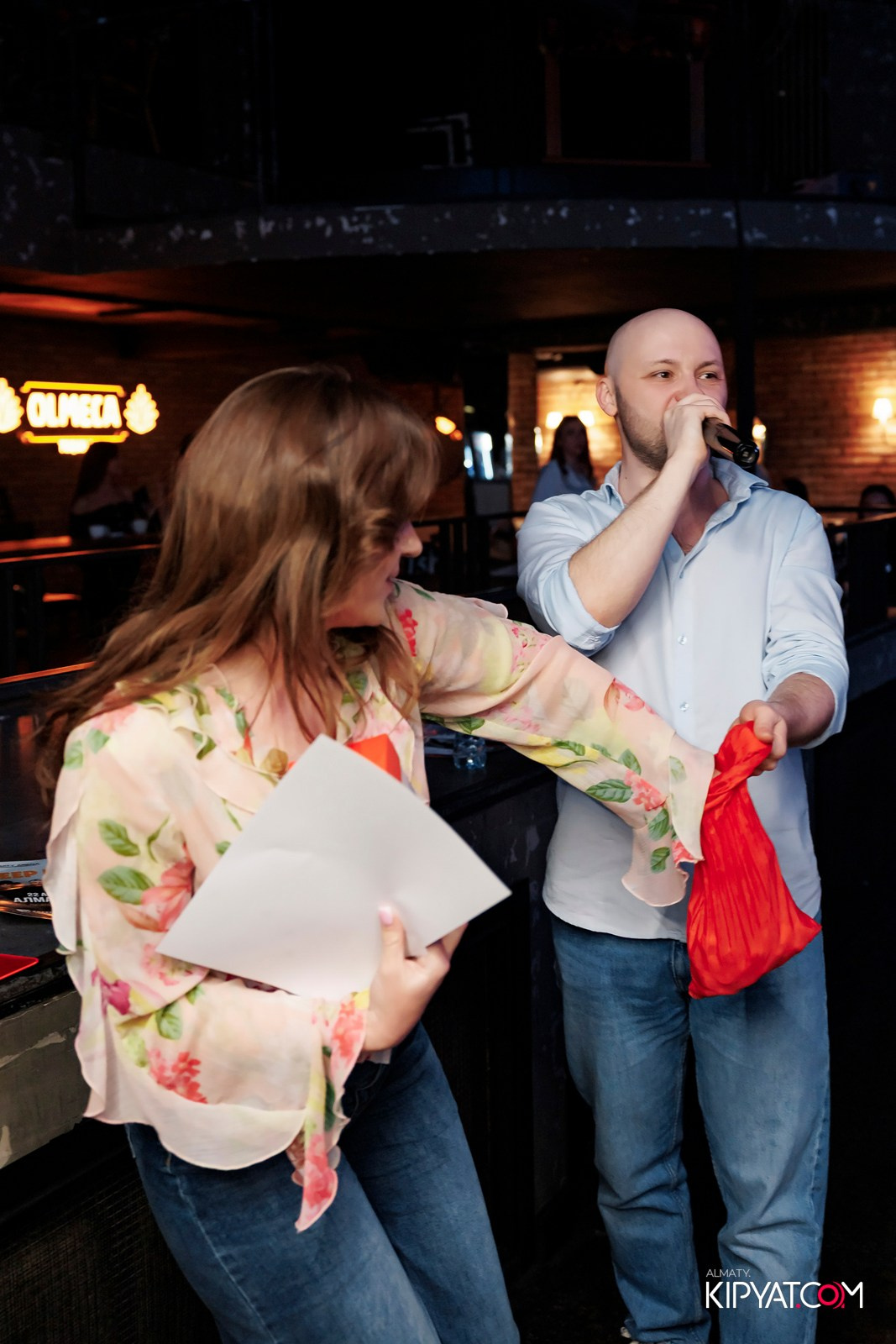 МУЗЫКАЛЬНОЕ ЛОТО В HIT RETRO. КИПЯТКОМ АЛМАТЫ! Фотосъемка мероприятий в Алматы