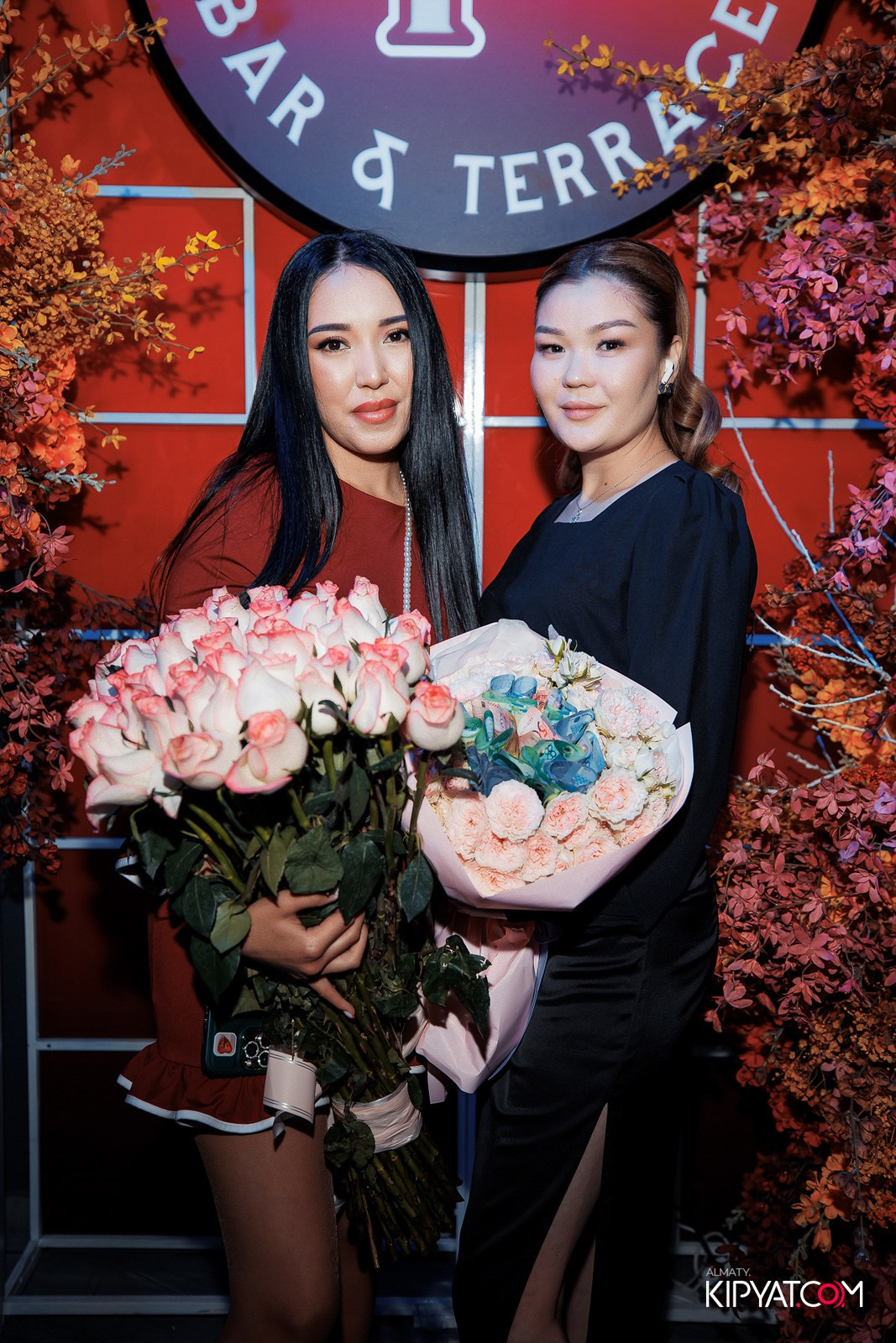 FRIENDS BAR & TERRACE. КИПЯТКОМ АЛМАТЫ!