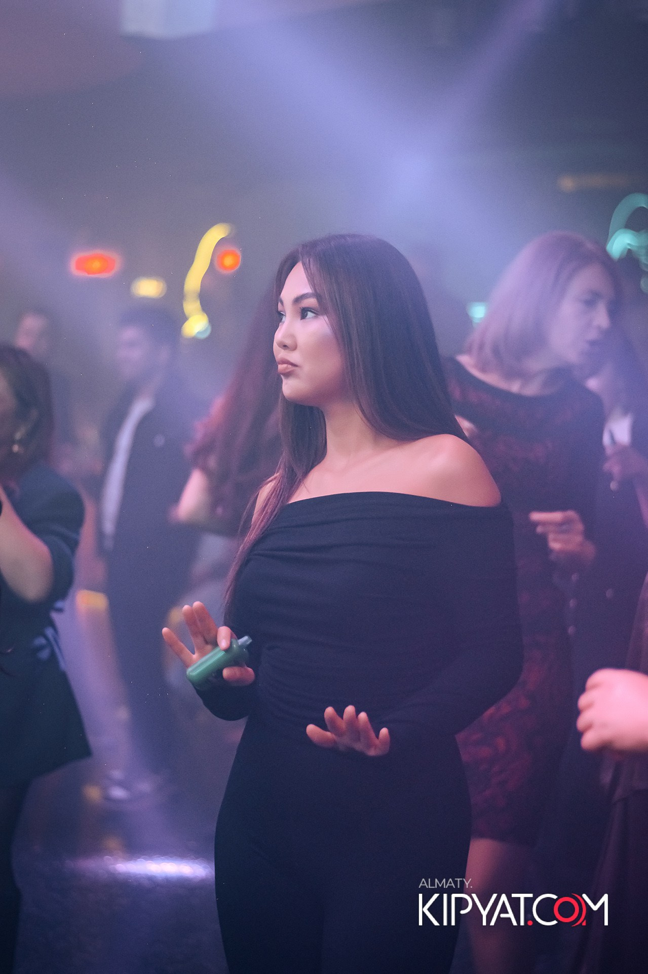 SANTA BARBARA ВЫСТУПЛЕНИЕ ГРУППЫ БРАТЬЯ ГРИММ. КИПЯТКОМ АЛМАТЫ!