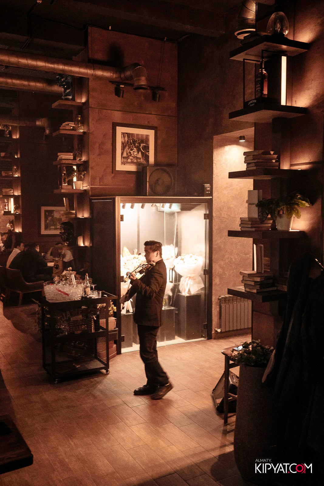 РЕСТО-БАР СКАНДАЛИСТЪ. КИПЯТКОМ АЛМАТЫ! Фотосъемка мероприятий в Алматы