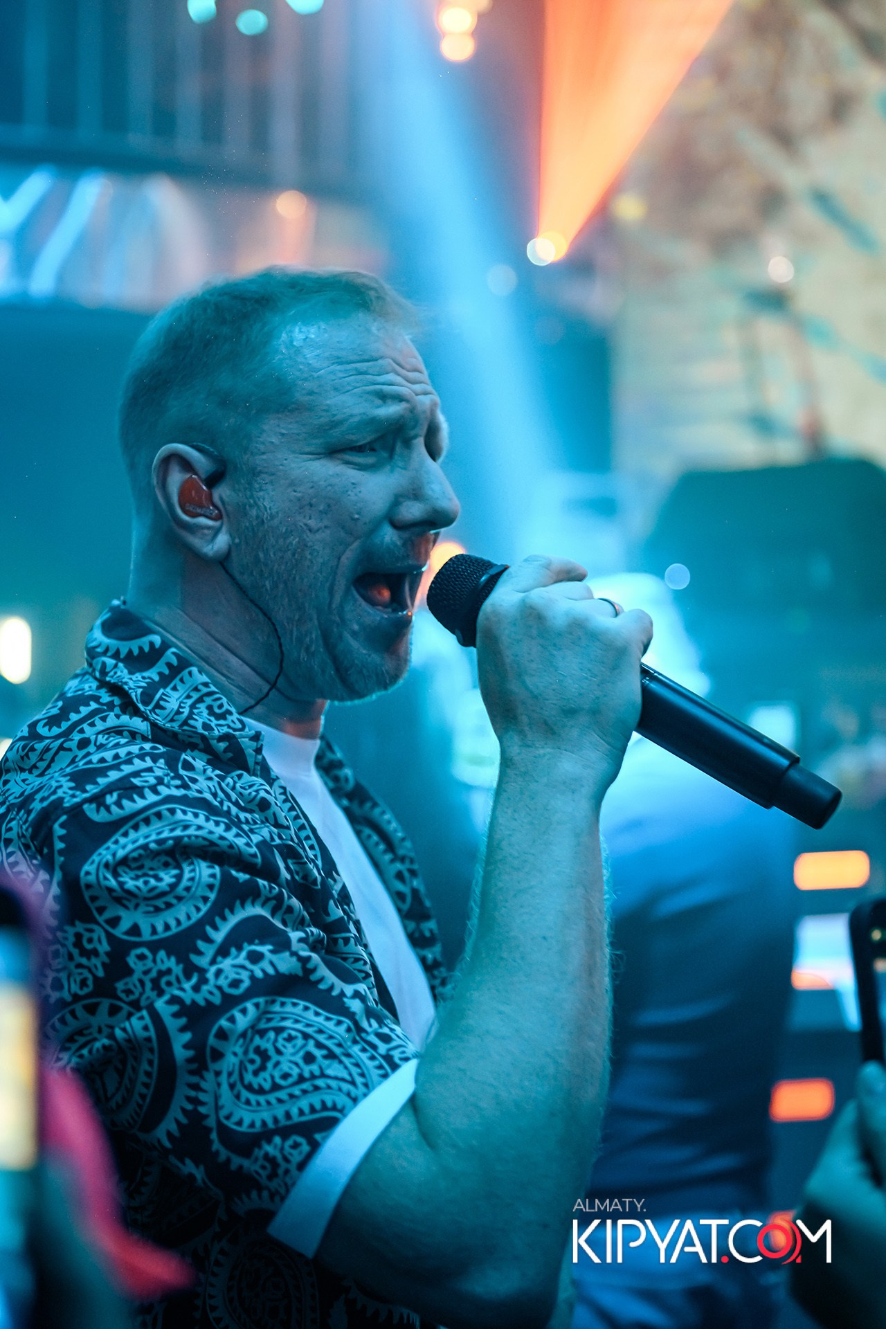 SANTA BARBARA ВЫСТУПЛЕНИЕ ГРУППЫ БРАТЬЯ ГРИММ. КИПЯТКОМ АЛМАТЫ!