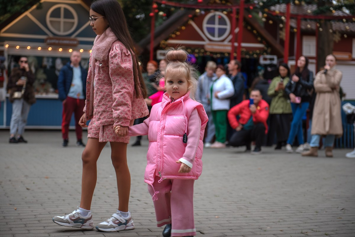 Парк Ривьера дефиле HAPPYkids. Семейный и коммерческий фотограф в Сочи Александр Бодунов