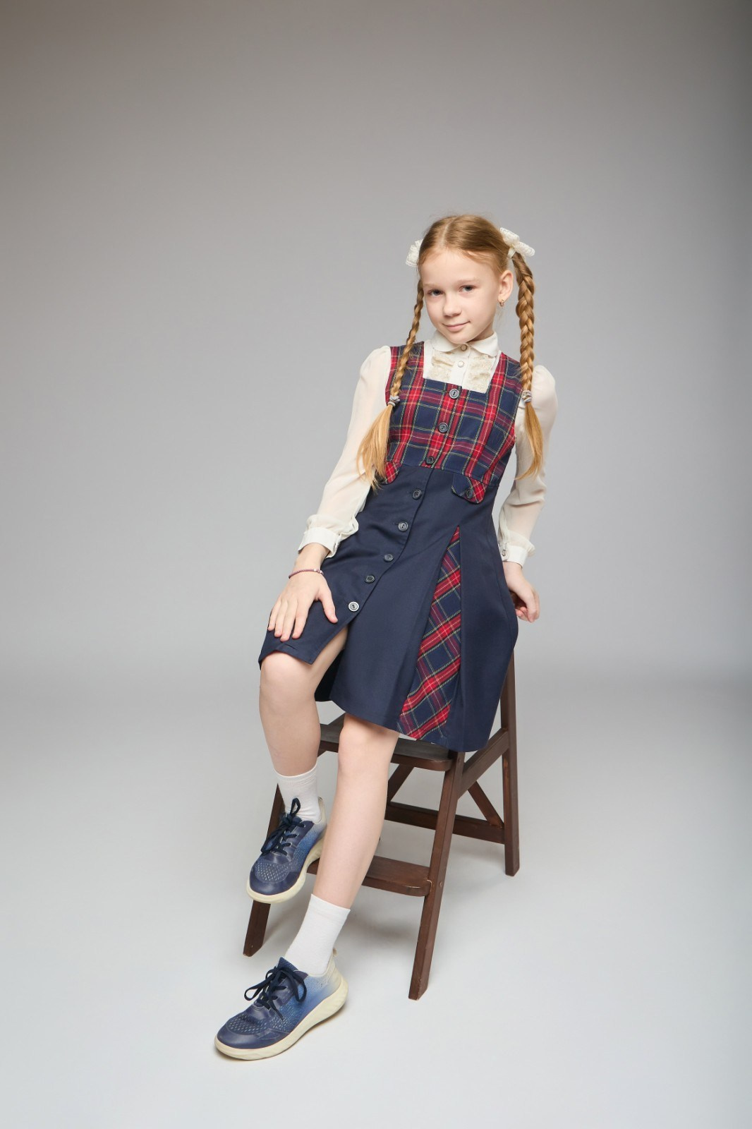 Съемка учеников начальной школы в нашей фотостудии. Школьный фотограф, выпускные альбомы