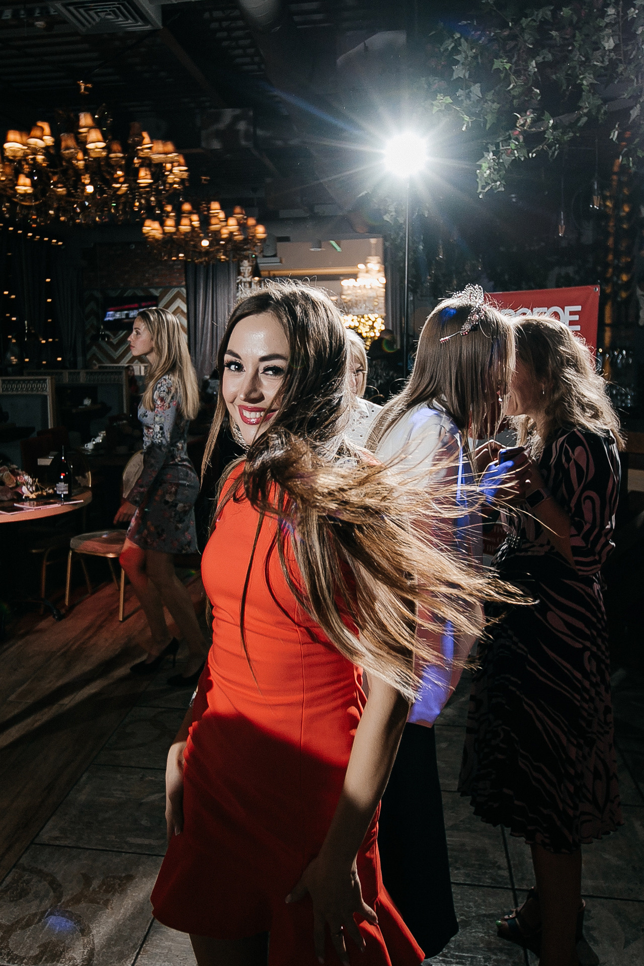 «Джанита Фэшн Шоу» — светское мероприятие в мире моды. Свадебный репортажный и фуд фотограф в Барнауле Гайфулин Виталий