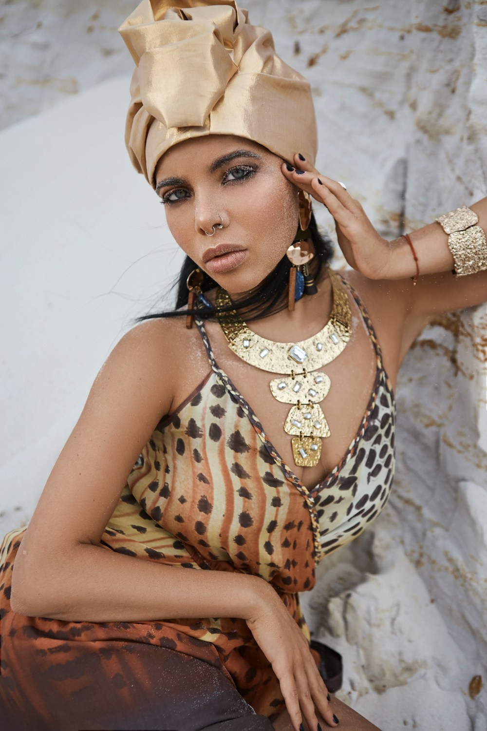 Модельная съемка в пустыне. Главная