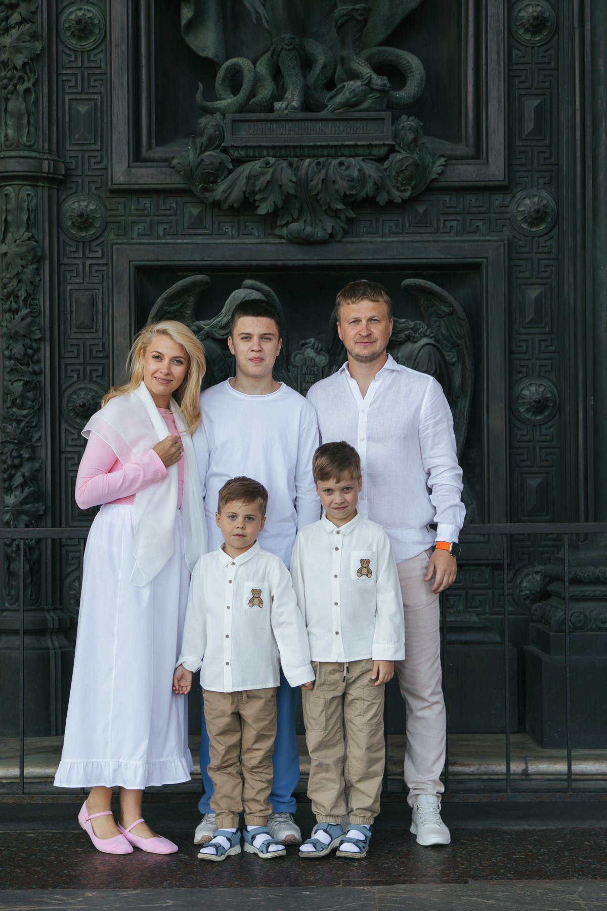 Индивидуальное крещение в Исаакиевском соборе двух братишек. Фотограф крещение венчание в Петербурге! Помогает подобрать храм и посоветовал душевного батюшку в СПб