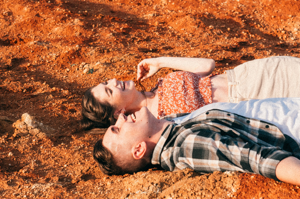 Фотосессия Love Story. Фотограф в Барнауле Дарья Бутурлакина. Люби.Цени.Касайся