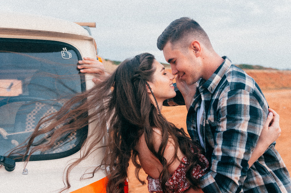 Фотосессия Love Story. Фотограф в Барнауле Дарья Бутурлакина. Люби.Цени.Касайся