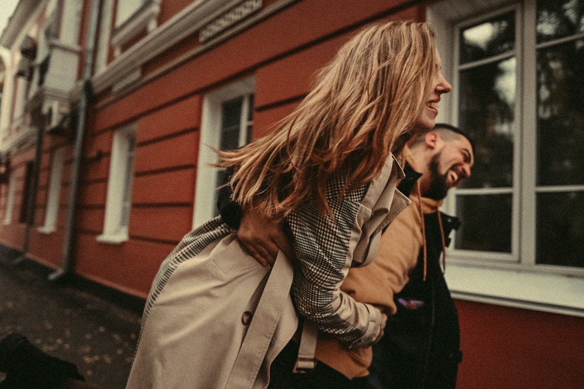 Фотосессия Love Story. Фотограф в Барнауле Дарья Бутурлакина. Люби.Цени.Касайся