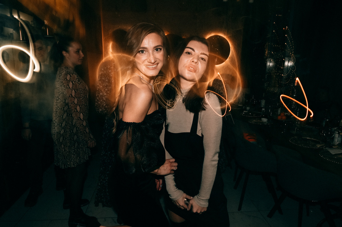 Выпускные и корпоративы. Фотограф в Барнауле Дарья Бутурлакина. Люби.Цени.Касайся