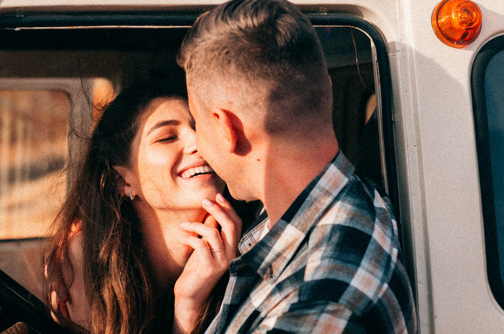 Фотосессия Love Story. Фотограф в Барнауле Дарья Бутурлакина. Люби.Цени.Касайся