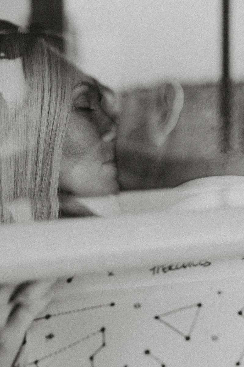 Фотосессия Love Story. Фотограф в Барнауле Дарья Бутурлакина. Люби.Цени.Касайся