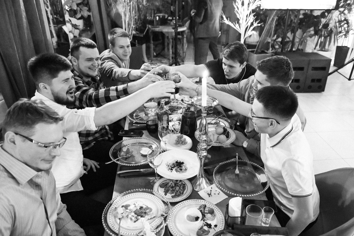 Выпускные и корпоративы. Фотограф в Барнауле Дарья Бутурлакина. Люби.Цени.Касайся