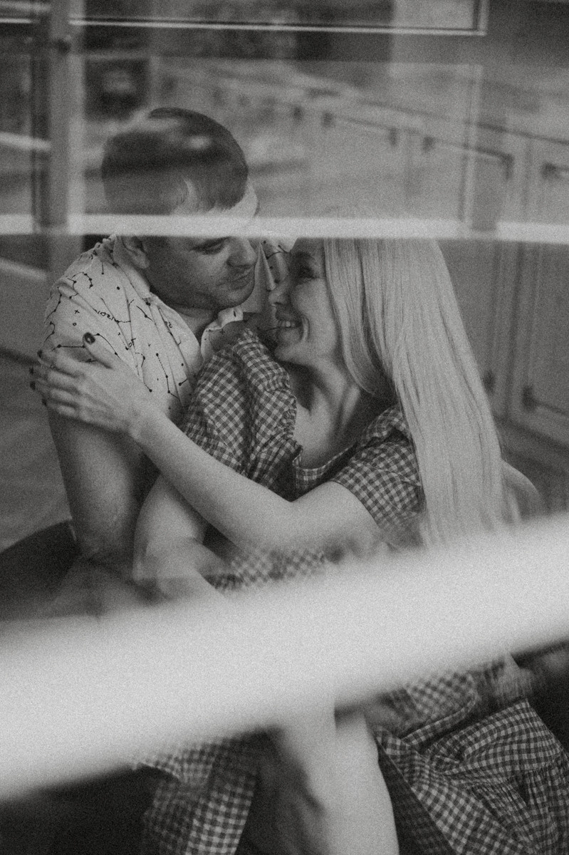 Фотосессия Love Story. Фотограф в Барнауле Дарья Бутурлакина. Люби.Цени.Касайся
