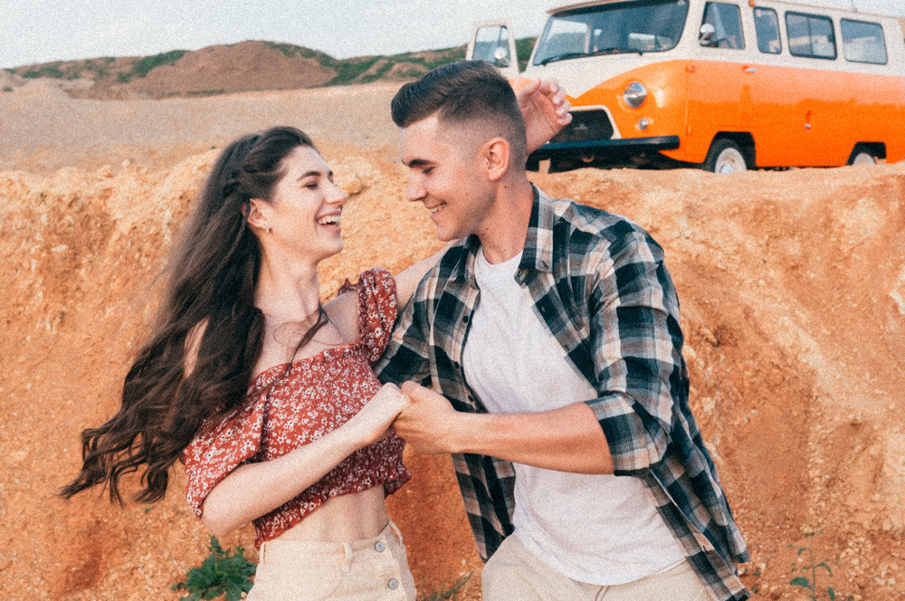 Фотосессия Love Story. Фотограф в Барнауле Дарья Бутурлакина. Люби.Цени.Касайся