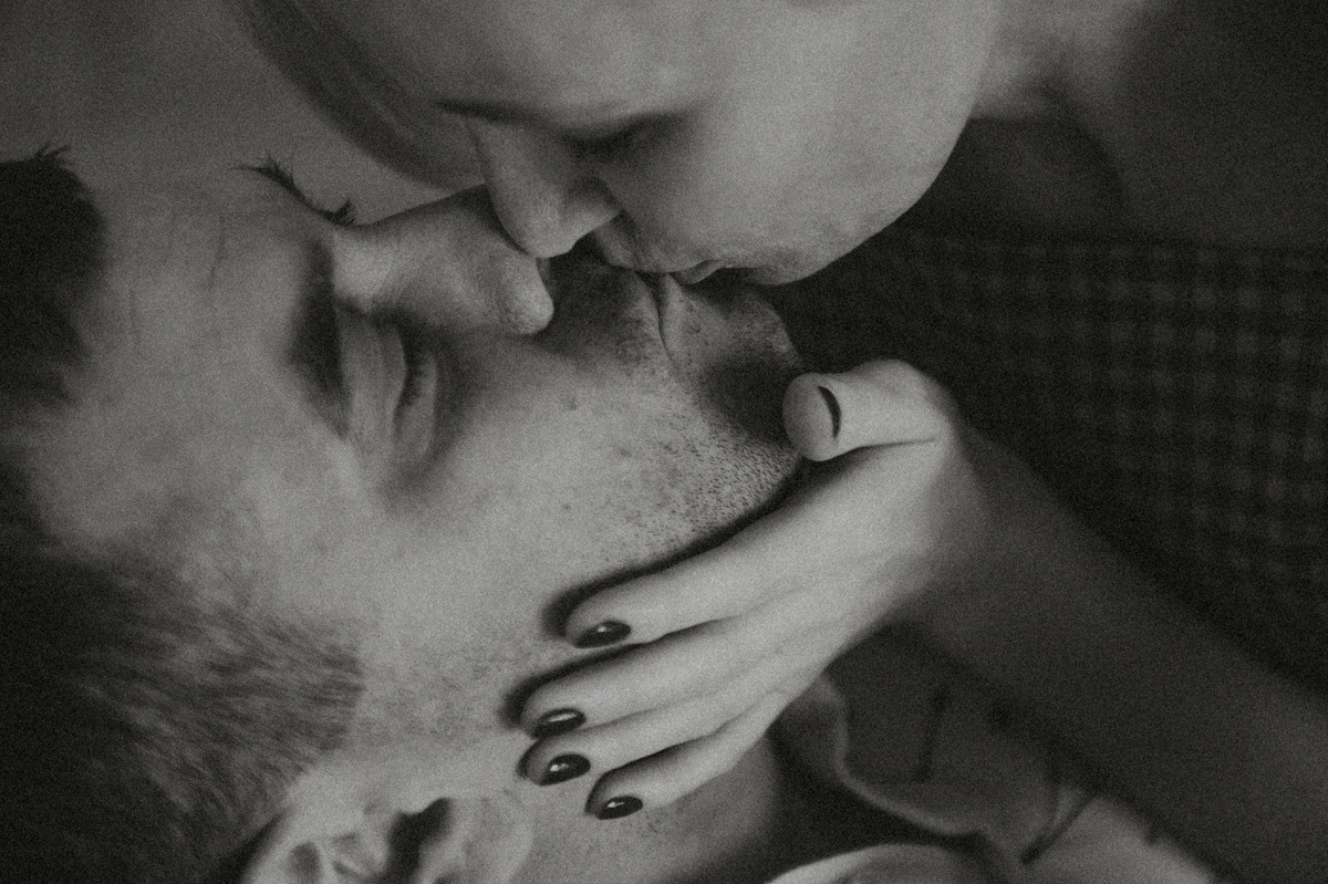 Фотосессия Love Story. Фотограф в Барнауле Дарья Бутурлакина. Люби.Цени.Касайся