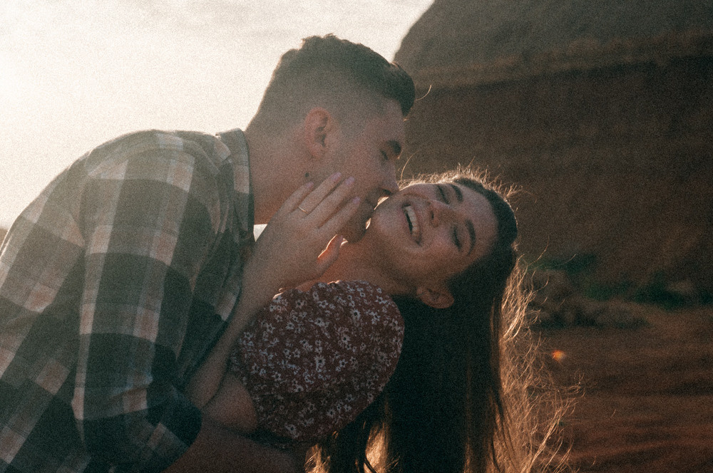 Фотосессия Love Story. Фотограф в Барнауле Дарья Бутурлакина. Люби.Цени.Касайся