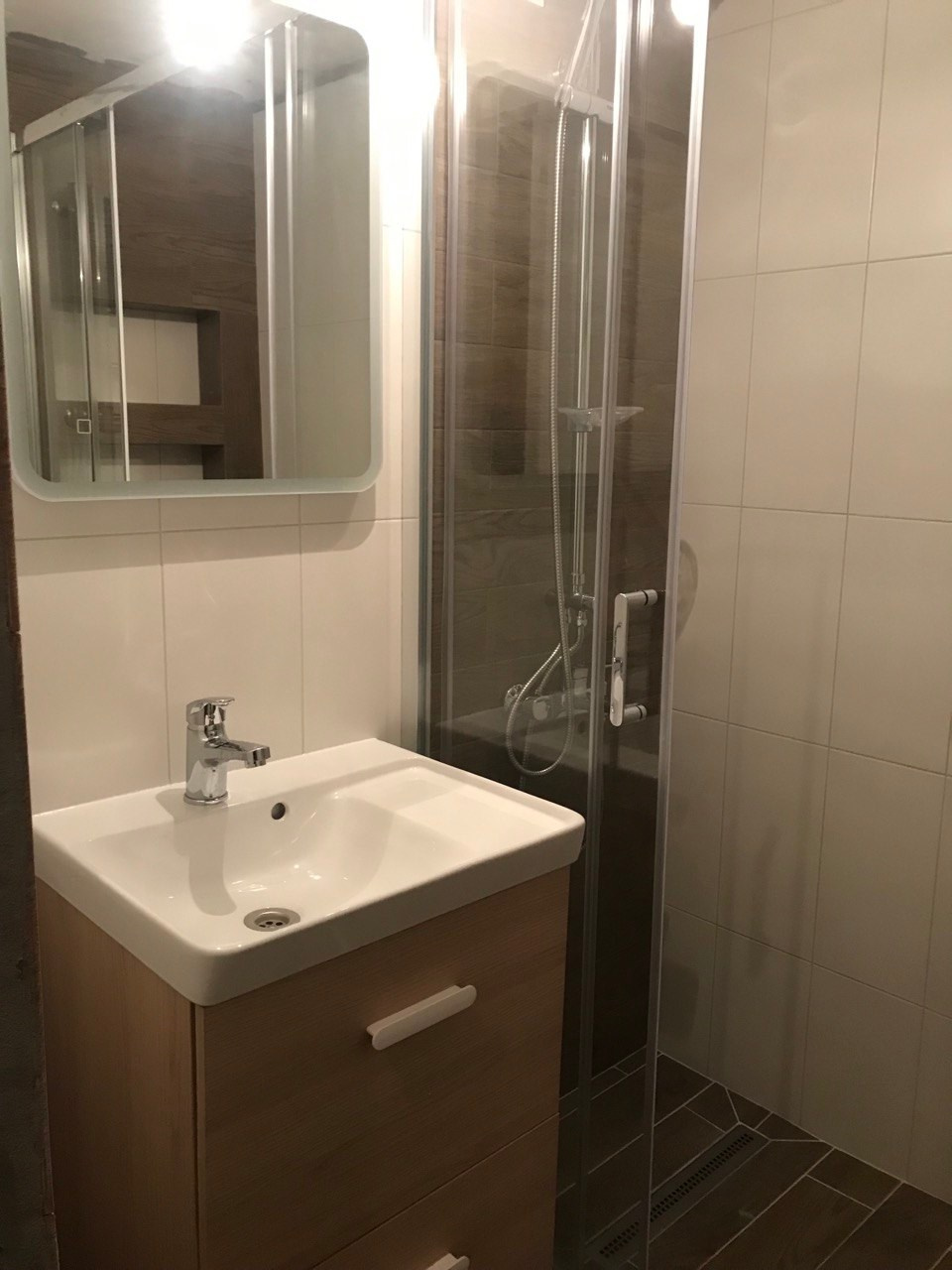 Ванная комната с раздельным туалетом (ул. Х. Бигичева д. 24/45). Ремонт санузла, туалета, ванной под ключ в Казани. Укладка плитки