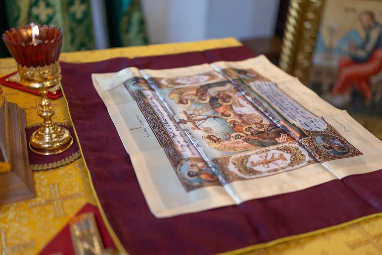 Божественная Литургия в храме Нерукотворного образа Спасителя. Саратовское Северо-Западное благочиние