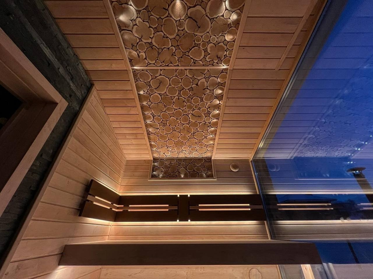 Эта баня в Садах Времени не оставит равнодушным никого- ни внутри парной, ни снаружи. SaunaTopMasters