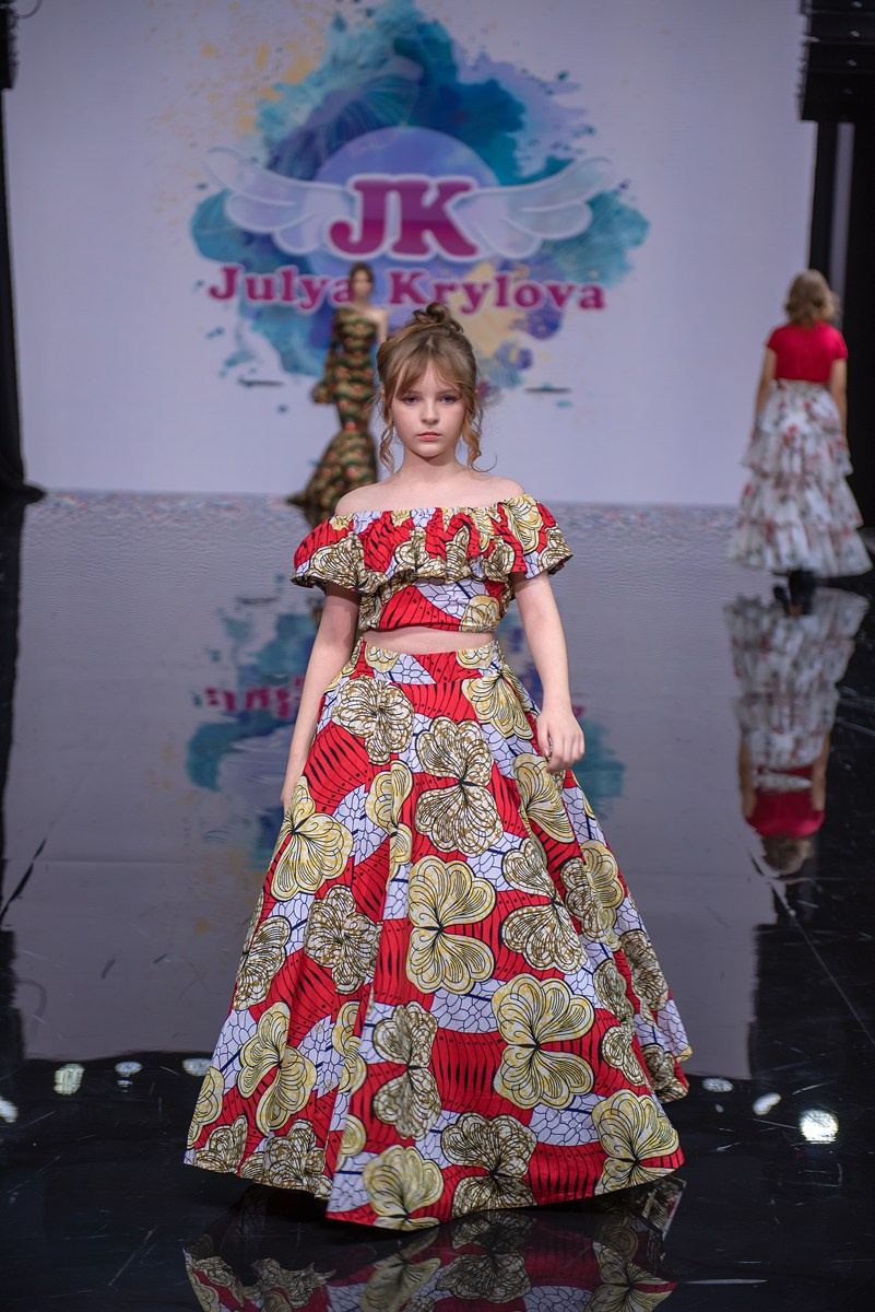 SochiFashionWeek2024 дизайнер Юлия Крылова. Семейный и коммерческий фотограф в Сочи Александр Бодунов