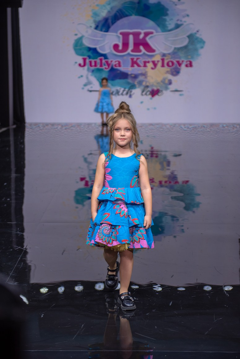 SochiFashionWeek2024 дизайнер Юлия Крылова. Семейный и коммерческий фотограф в Сочи Александр Бодунов