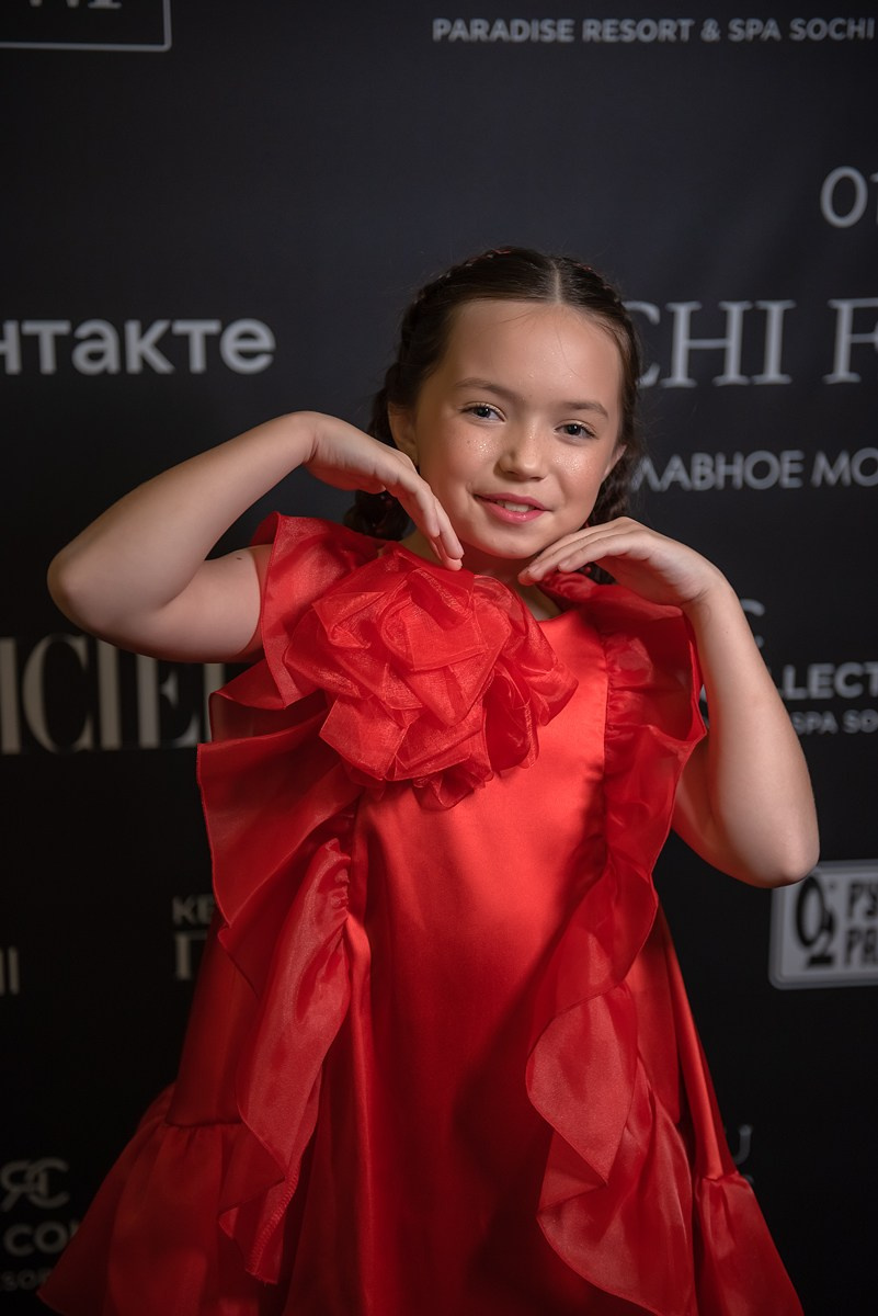 SochiFashionWeek2024 дизайнер Анохина Светлана. Семейный и коммерческий фотограф в Сочи Александр Бодунов