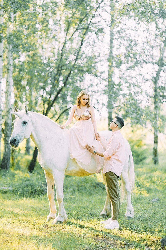 Предсвадебная стилизованная съемка с единорогом