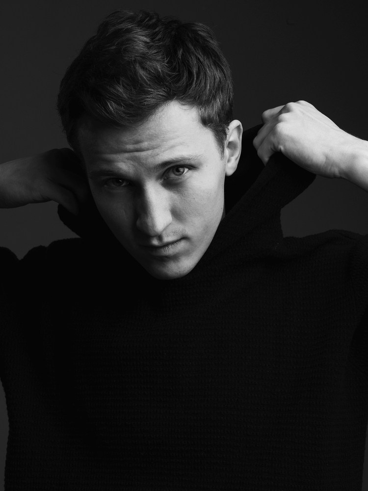 Рекламный фотограф в Москве, рекламная съемка и ретушь, студийная съемка для актерского портфолио, портретный фотограф Москва 