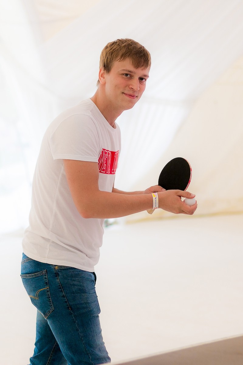 Фотосъемка корпоратива Major на берегу строгинской поймы. Репортажный фотограф Борис Геер